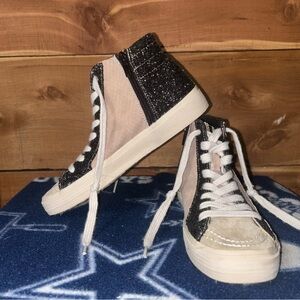 Shu shop women’s 6